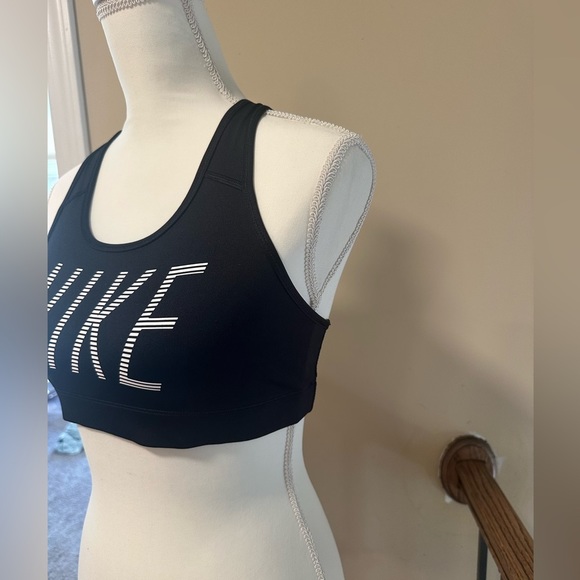 Nike Black and White Sports Bra Intimates - Picture 2 of 4